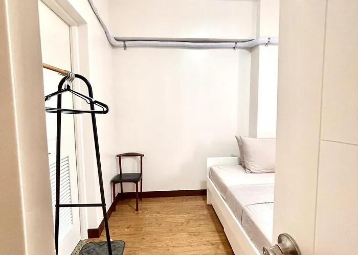 Spacious 3br 2 Balcony Vibes Near Bgc Manila